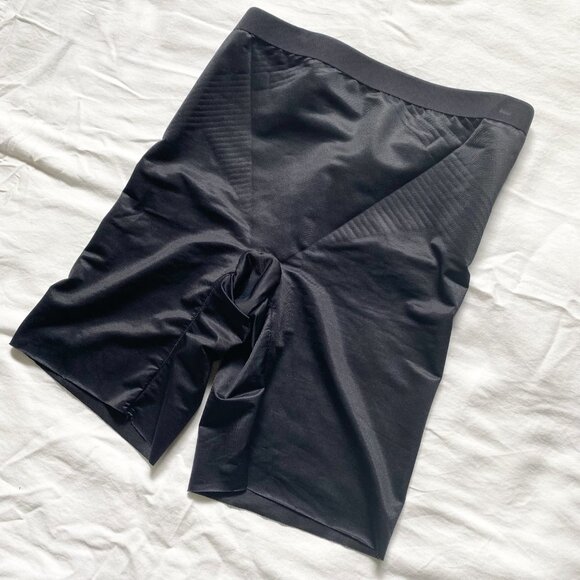 SPANX SPANXshape™ Invisible Mid-Thigh Short Women's XS Black Shapewear - Picture 4 of 12